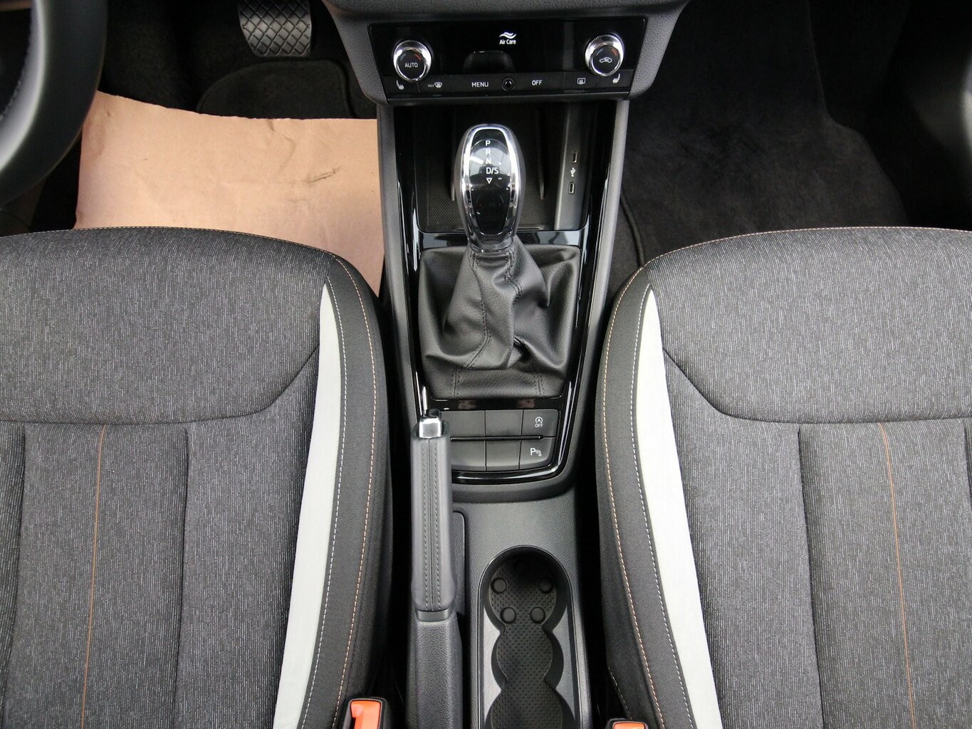 Skoda Scala 1.5 TSI 7-DSG Style Plus LED+KAMERA+AHK...