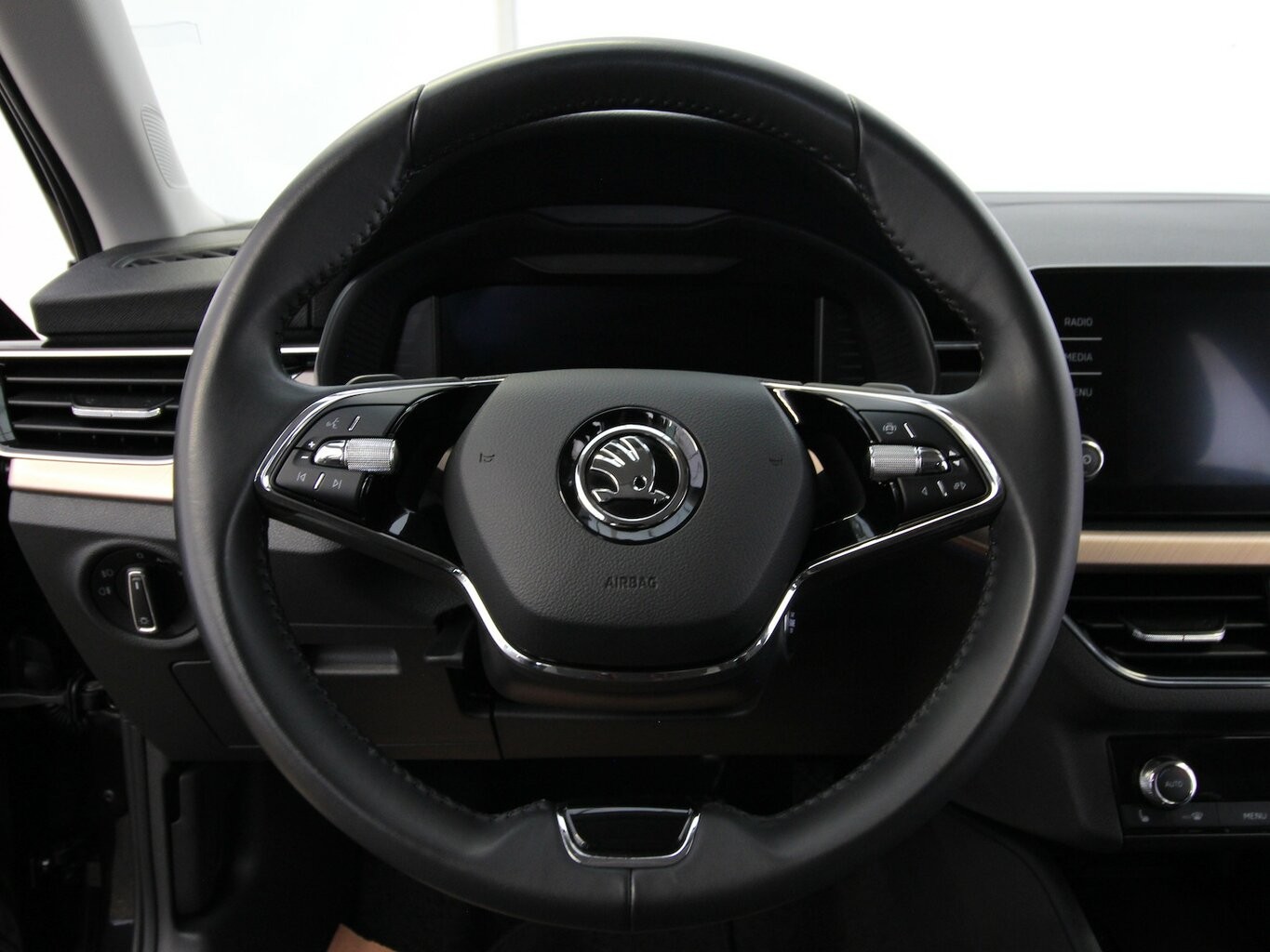 Skoda Scala 1.5 TSI 7-DSG Style Plus LED+KAMERA+AHK...