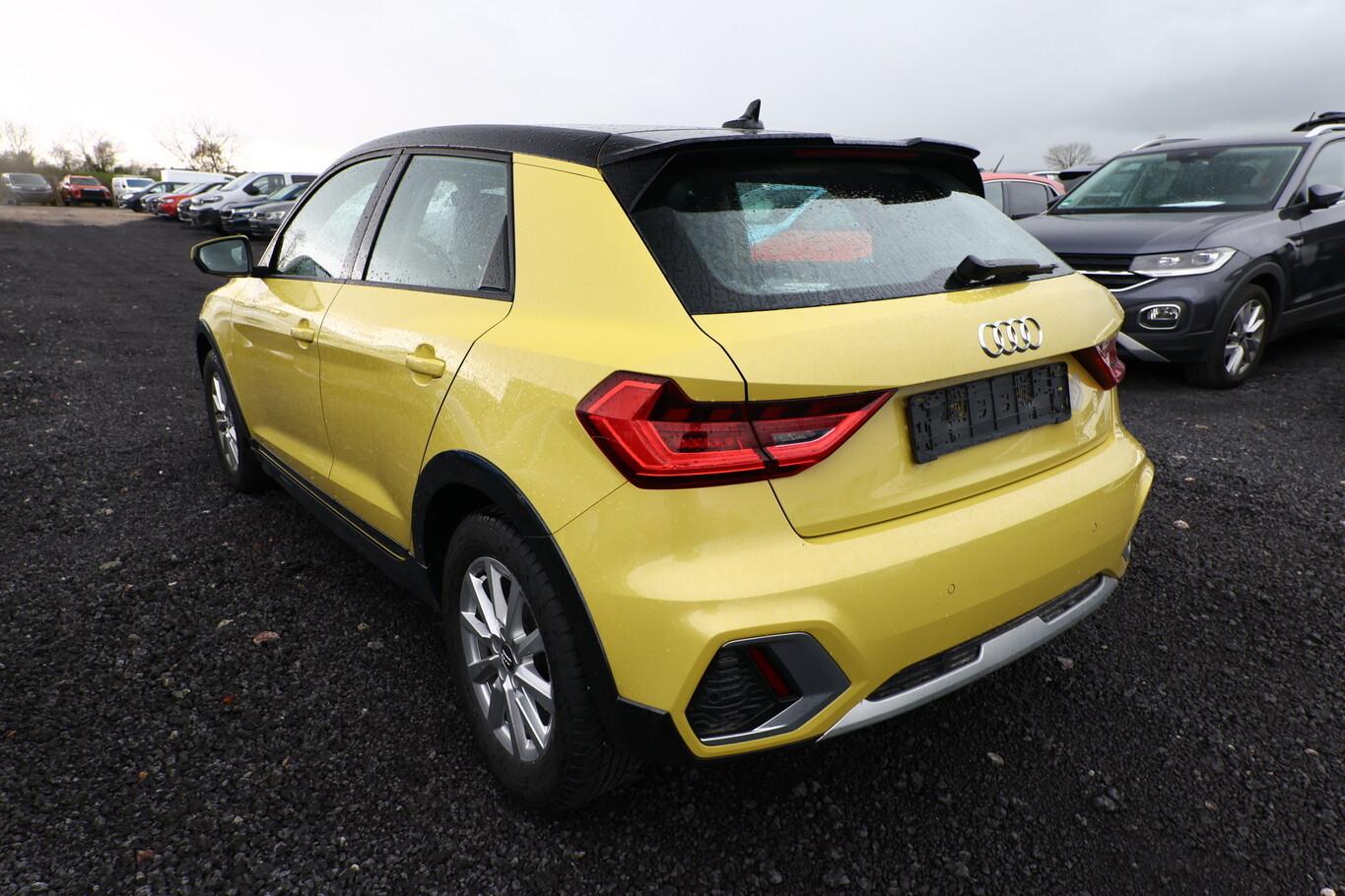 Audi A1 citycarver 25 TFSI LED Nav ACC SHZ PDC LM16Z