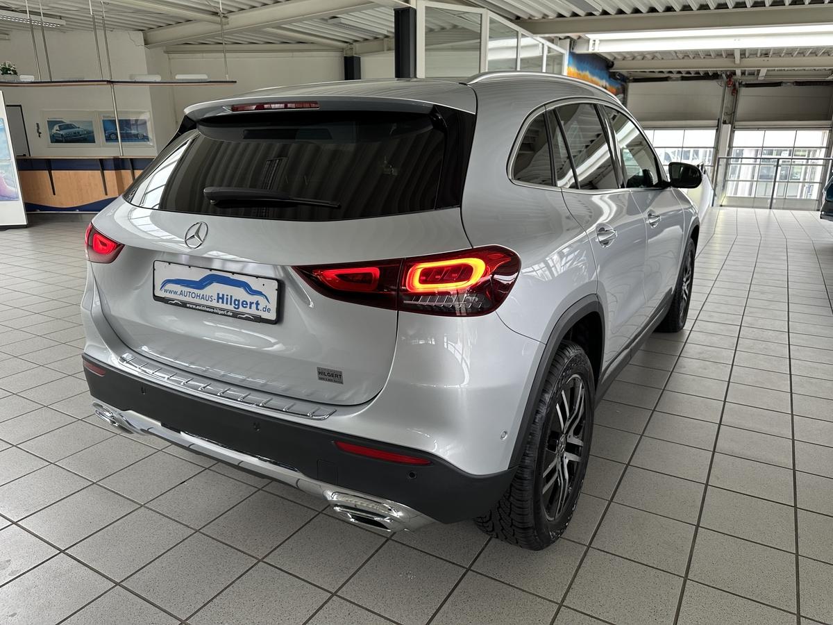 Mercedes-Benz GLA 250 Progressive 4Matic Navi LED AHK PDC MBUX