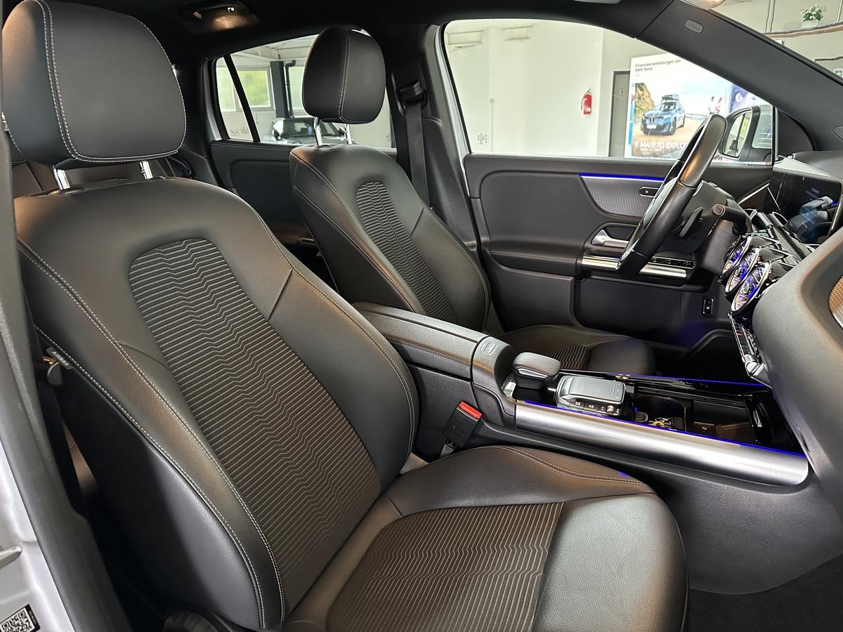 Mercedes-Benz GLA 250 Progressive 4Matic Navi LED AHK PDC MBUX