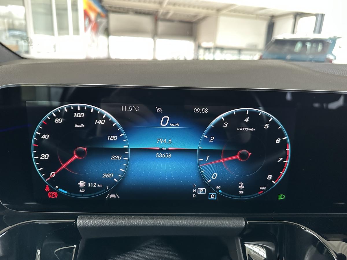 Mercedes-Benz GLA 250 Progressive 4Matic Navi LED AHK PDC MBUX