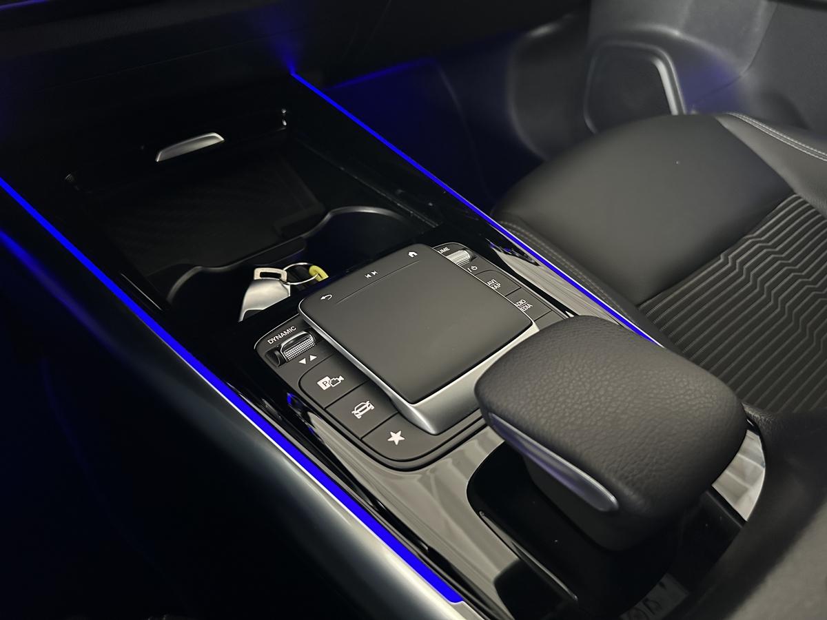 Mercedes-Benz GLA 250 Progressive 4Matic Navi LED AHK PDC MBUX