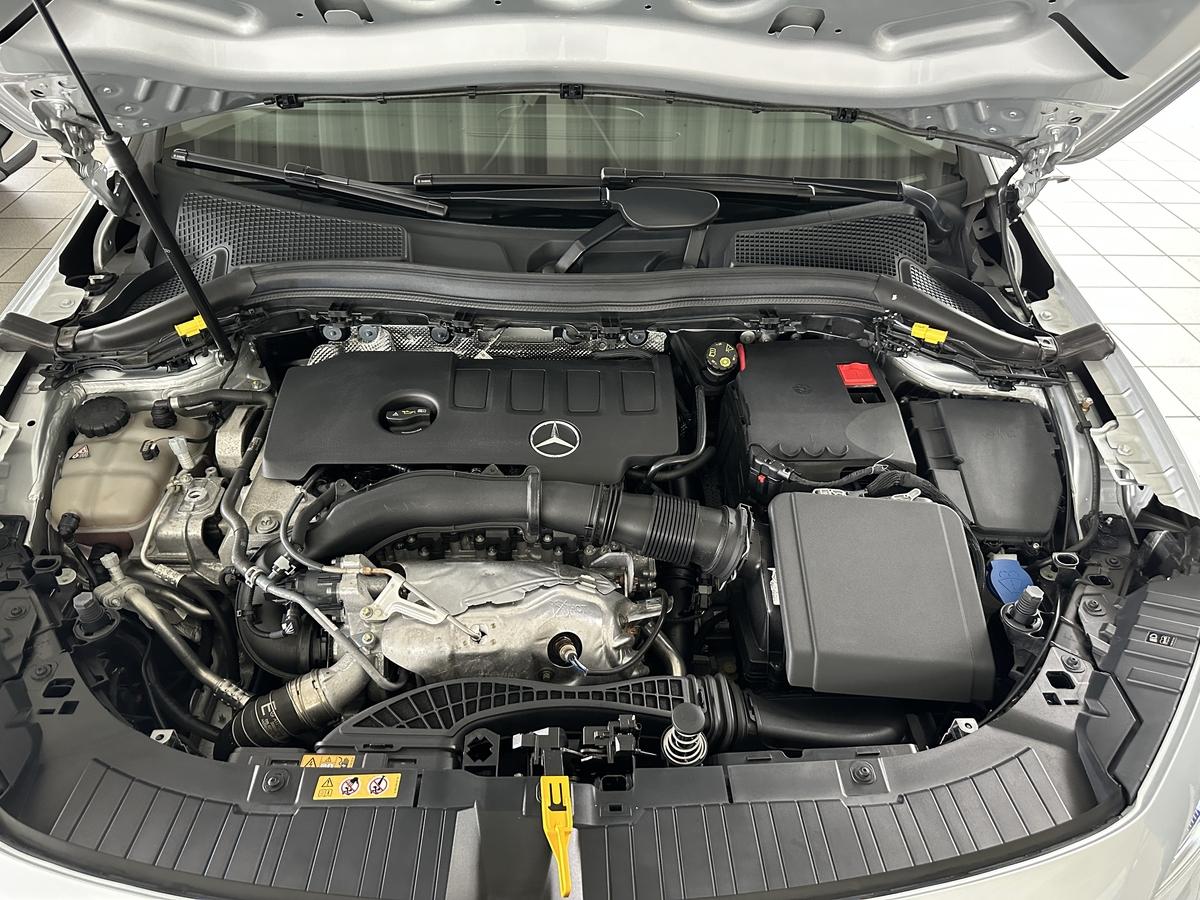 Mercedes-Benz GLA 250 Progressive 4Matic Navi LED AHK PDC MBUX