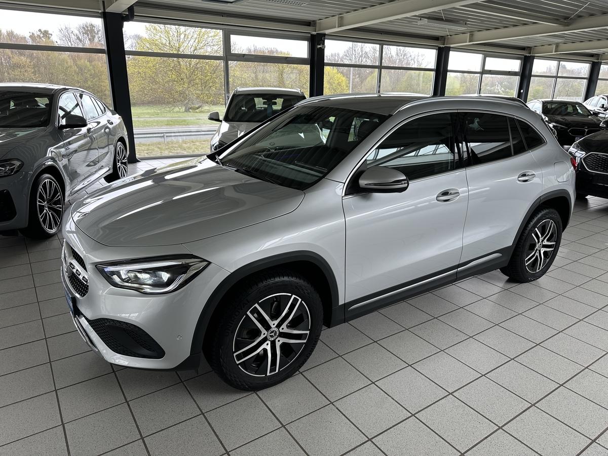 Mercedes-Benz GLA 250 Progressive 4Matic Navi LED AHK PDC MBUX