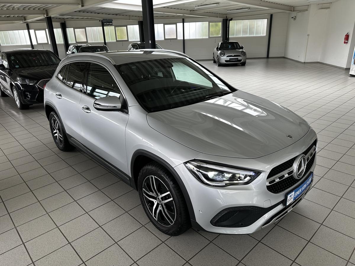 Mercedes-Benz GLA 250 Progressive 4Matic Navi LED AHK PDC MBUX
