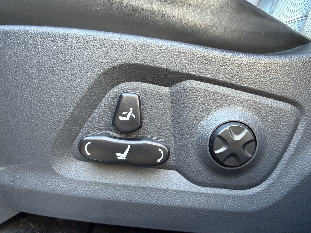Ssangyong REXTON Sapphire 4WD AHK