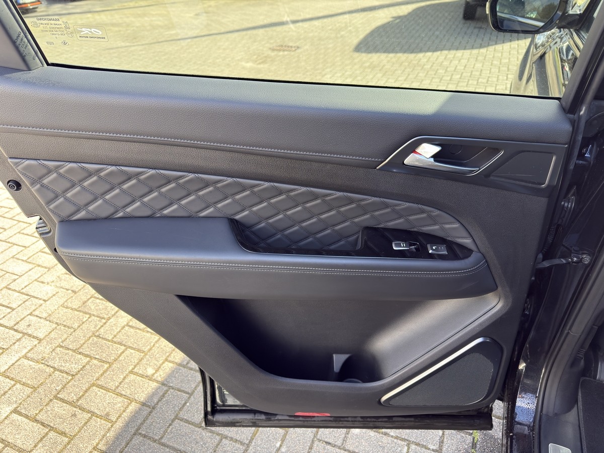 Ssangyong REXTON Sapphire 4WD AHK