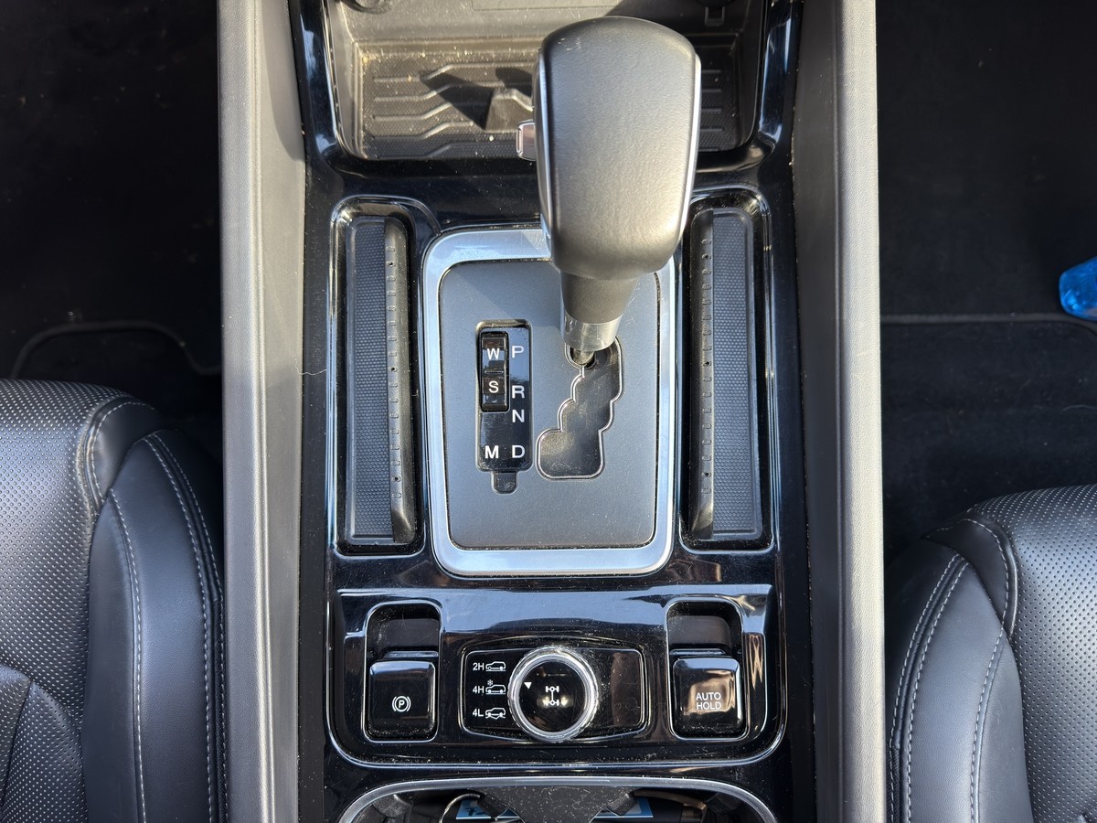 Ssangyong REXTON Sapphire 4WD AHK