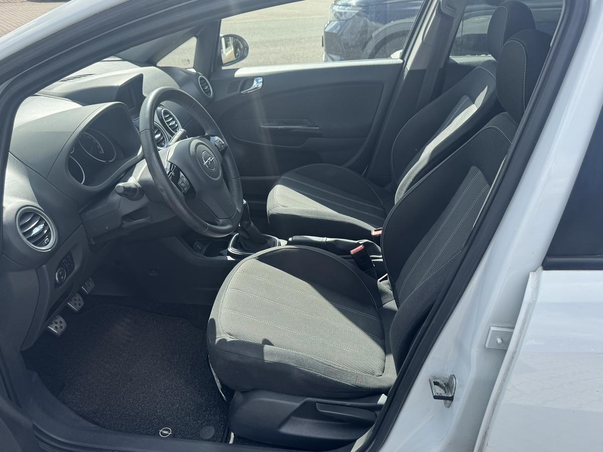 Opel Corsa D 1.4 Color Edition 