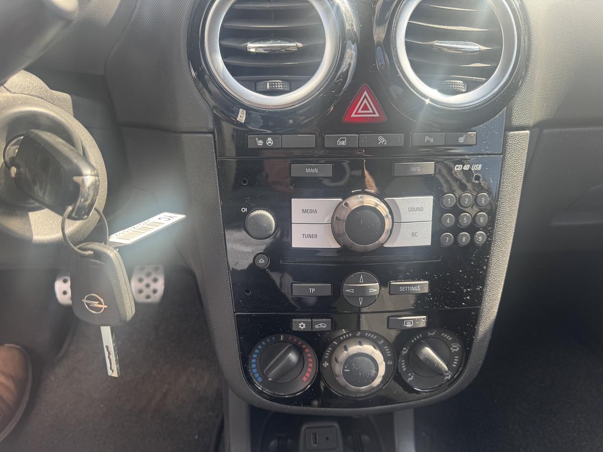 Opel Corsa D 1.4 Color Edition 