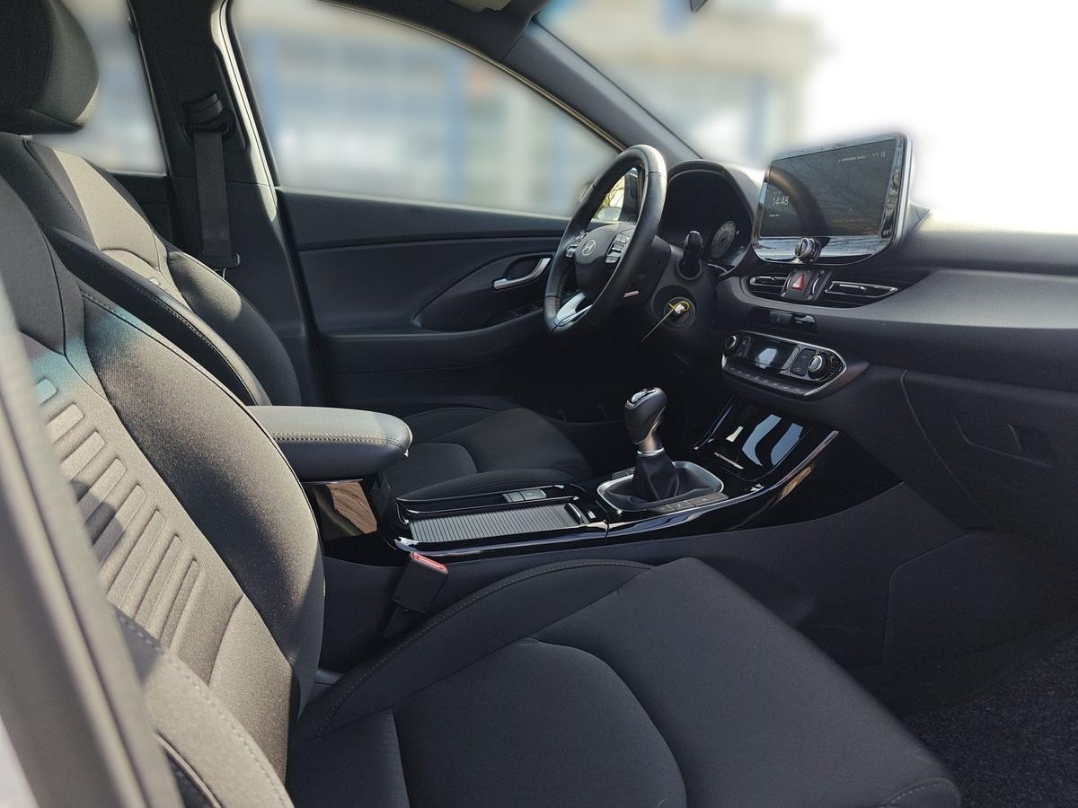 Hyundai i30 Kombi 1.0 T-GDI 6-MT ADVANTAGE Navi Kamera Voll-LED