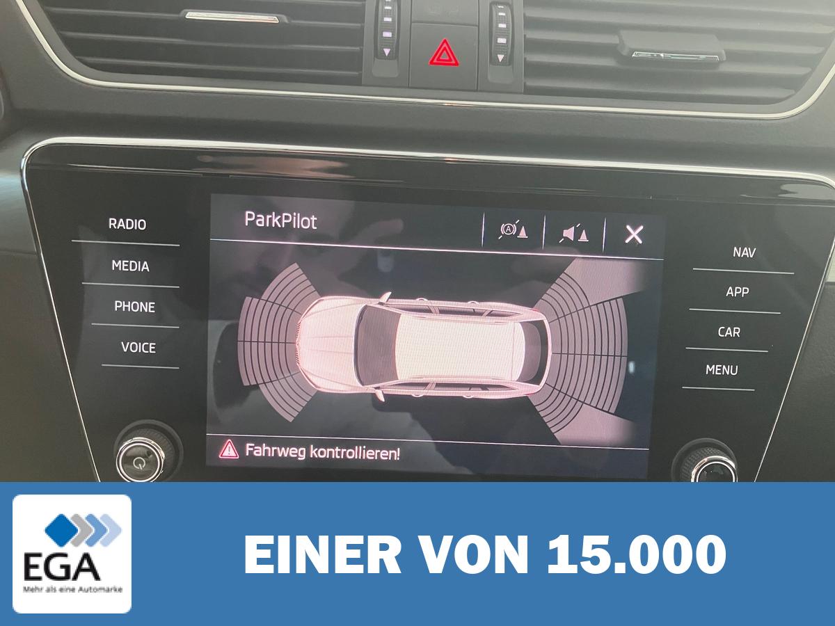 Skoda Superb Combi 1.5 TSI Ambition Automatik - Navi/ Xenon/ PDC