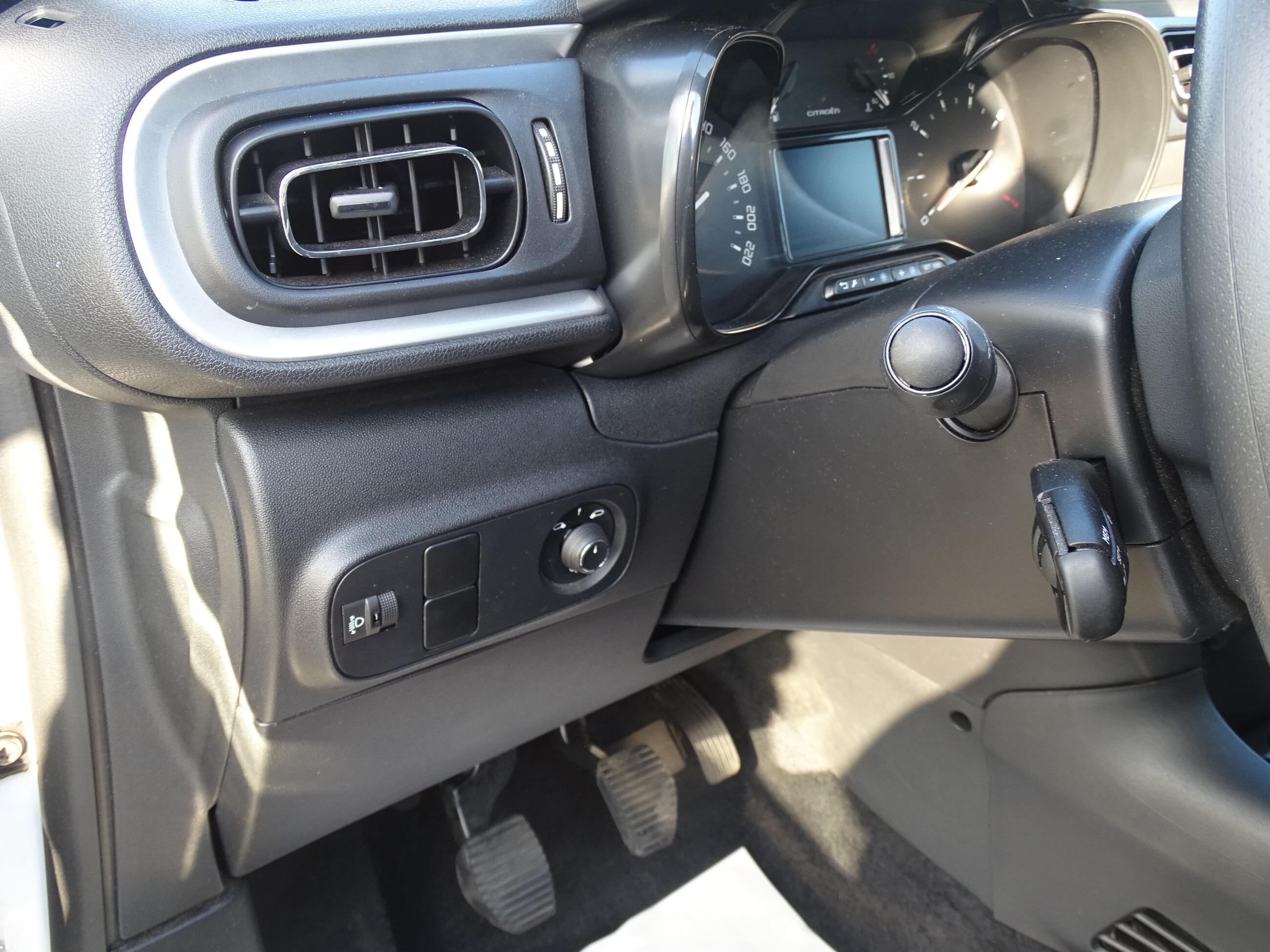 Citroën C3 1.2 C-Series / MFL / ALU / DAB / BLUETH. /LED