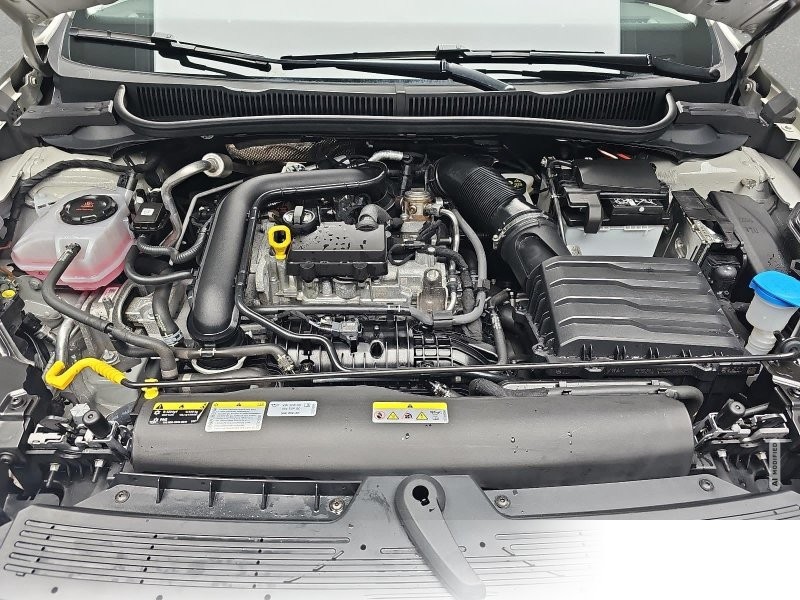 Volkswagen Taigo 1.0 TSI DSG Life Navi LED ACC Sitzheizung PDC Kamera LM16