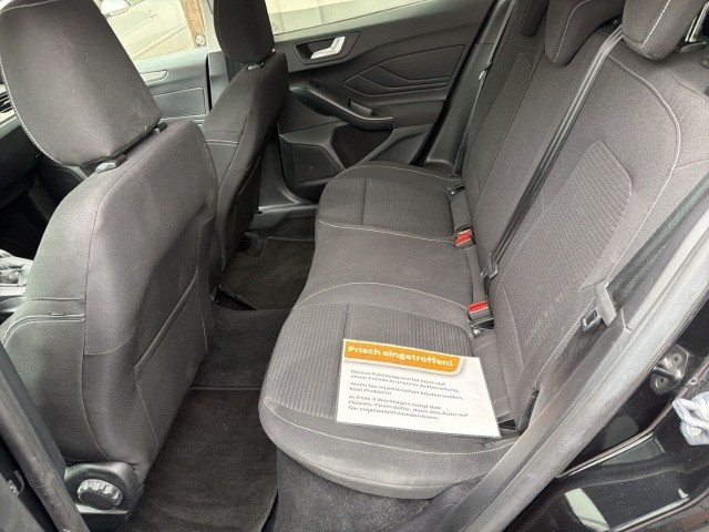Ford Focus Turnier Titanium 1.0 EcoBoost +M&S+SZH+NAVI+DAB+BT+