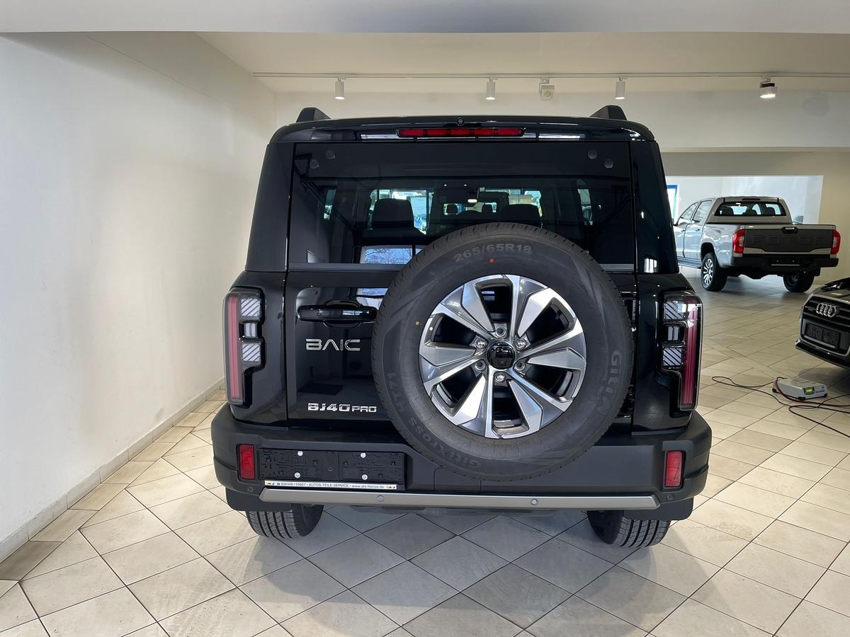 BAIC BJ40 Pro Black 2.0T 4WD PANO Leder Lagerfahrzeug