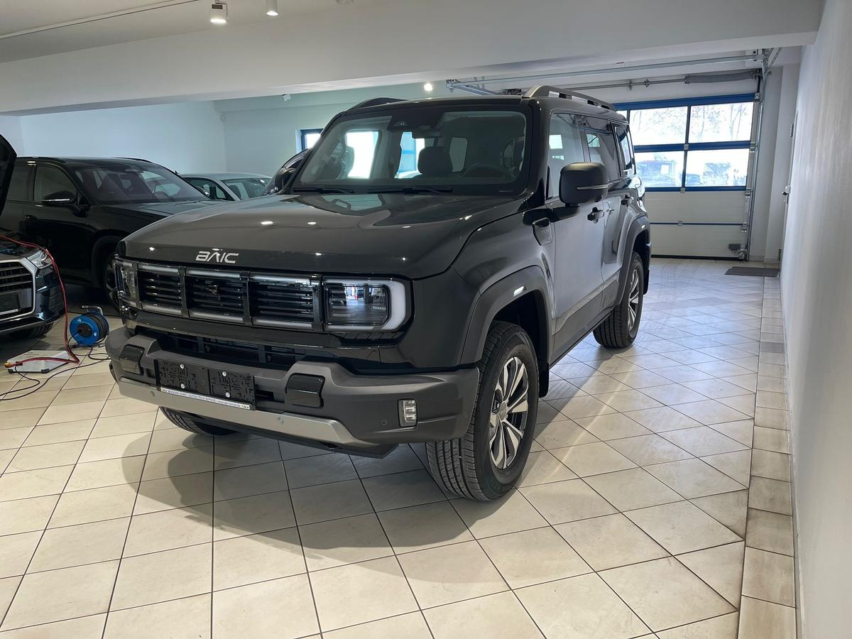 BAIC BJ40 Pro Black 2.0T 4WD PANO Leder Lagerfahrzeug