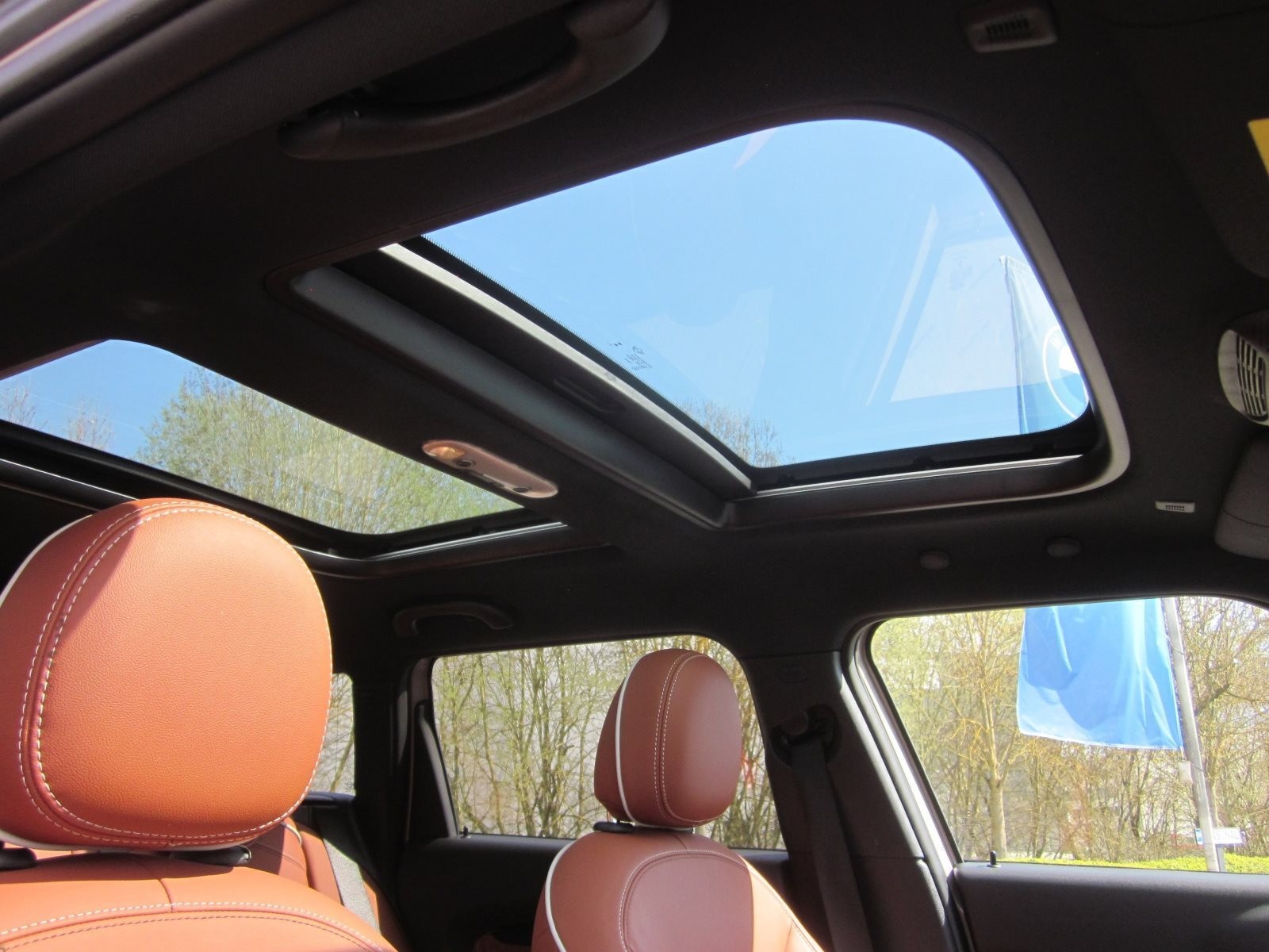 MINI Cooper D YOUNIQUE TRIM NAVI PANO HUD LED RFK LEDER SPORTSITZE HIFI HK DAB