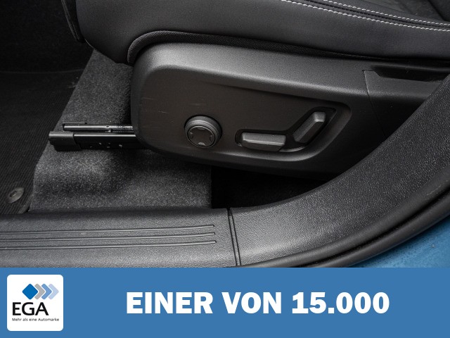 Volvo XC40 Plus Dark 2WD El. Panodach Digitales Cockpit Memory Sitze Soundsystem Harma