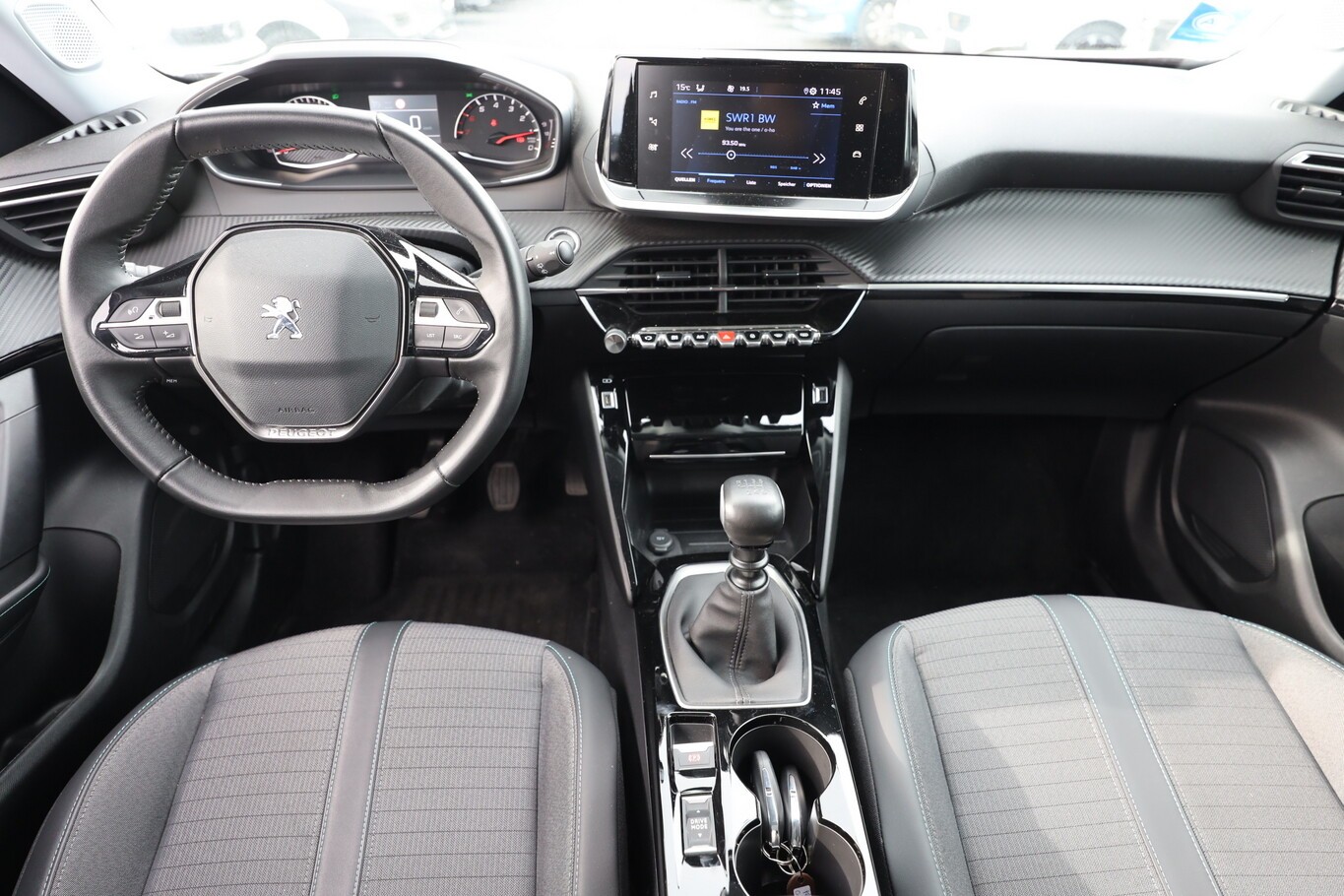 Peugeot 2008 1.2 PureTech 100 Allure CarPlay PDC LM17Z