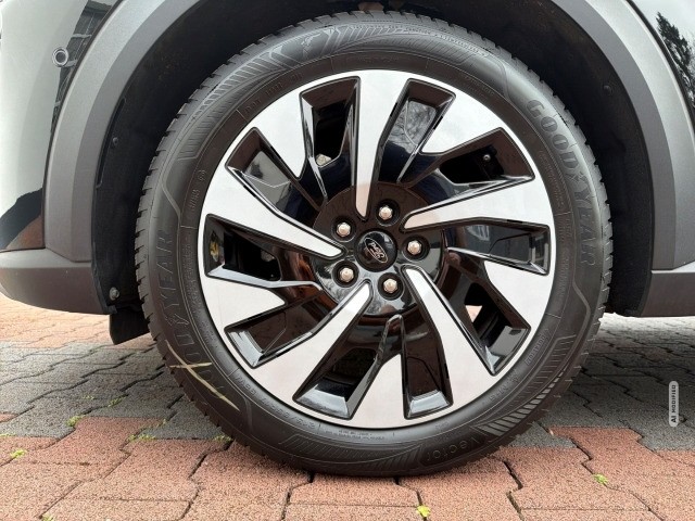 Ford Puma Titanium 1.0 EcoBoost +LED+PDC+M&S+NAVI+RFK+