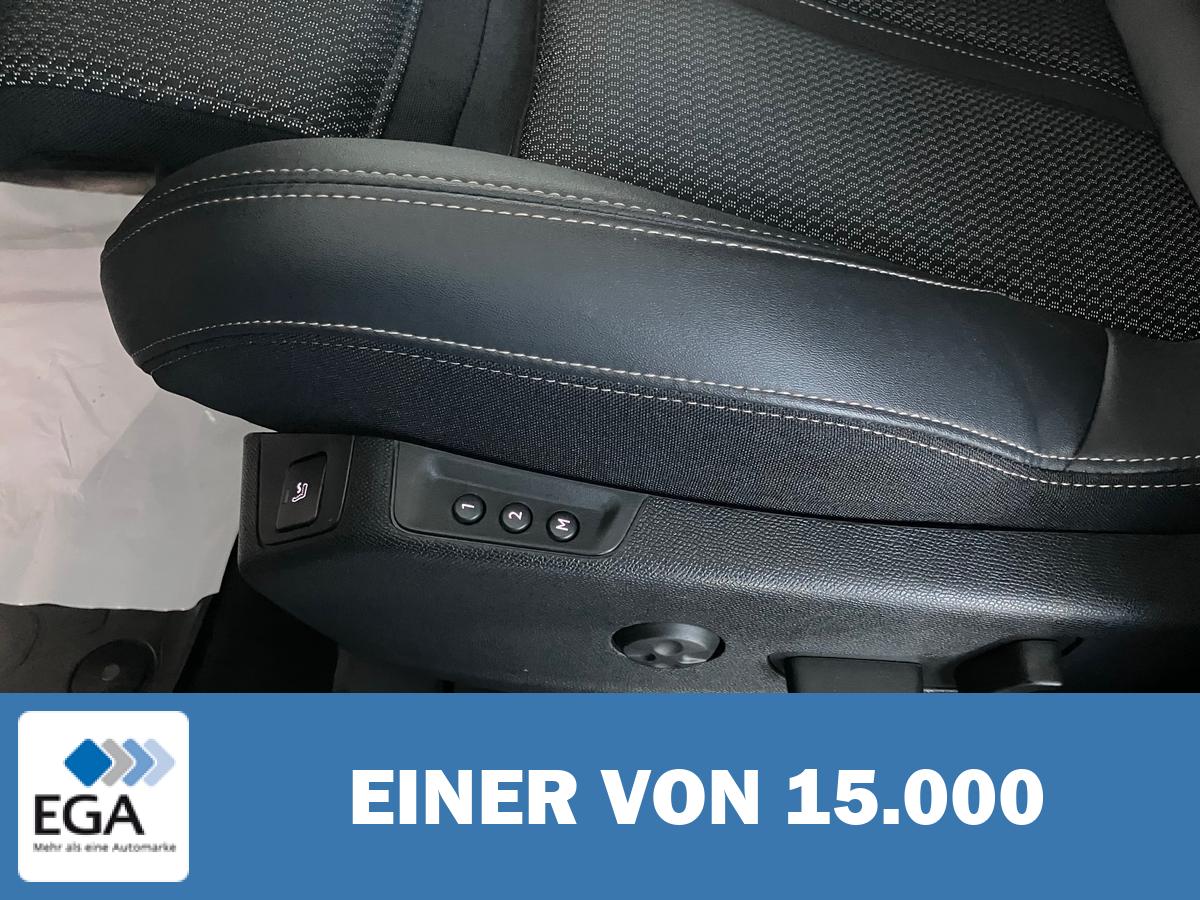 Peugeot 3008 Hybrid 225 GT Automatik - AHK/ Navi/ Sitzh.