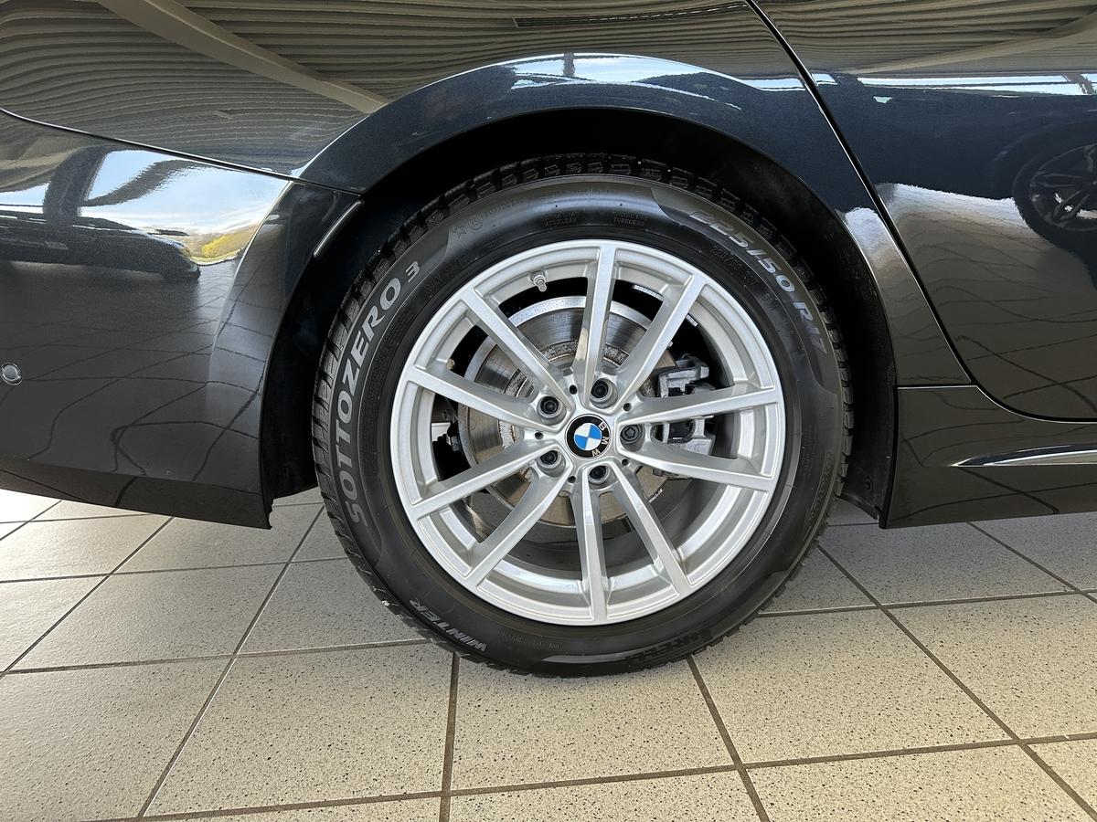 BMW 318i M Sport AHK HUD 360° Kamera Alcantara LED 