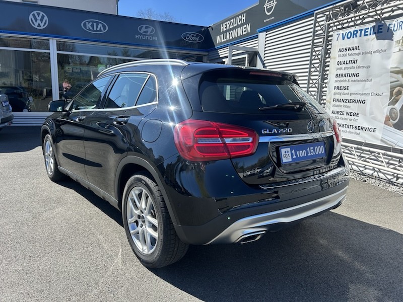 Mercedes-Benz GLA 220 CDI 7G-DCT URBAN AUTOM*KLIMA*SHZG*NAVI*BTH*XENON*PDC