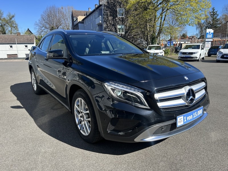 Mercedes-Benz GLA 220 CDI 7G-DCT URBAN AUTOM*KLIMA*SHZG*NAVI*BTH*XENON*PDC