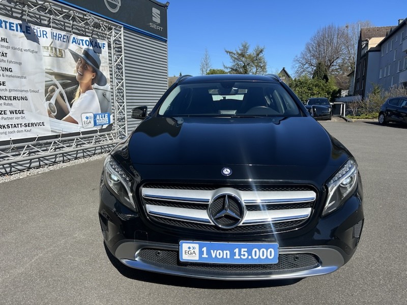 Mercedes-Benz GLA 220 CDI 7G-DCT URBAN AUTOM*KLIMA*SHZG*NAVI*BTH*XENON*PDC
