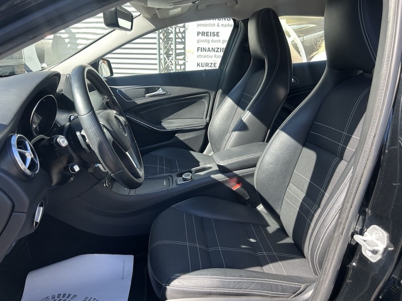 Mercedes-Benz GLA 220 CDI 7G-DCT URBAN AUTOM*KLIMA*SHZG*NAVI*BTH*XENON*PDC