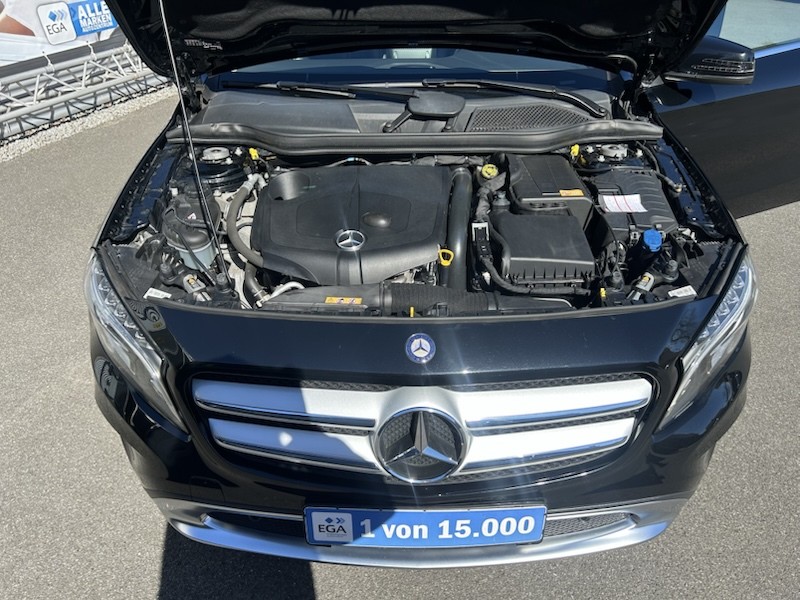 Mercedes-Benz GLA 220 CDI 7G-DCT URBAN AUTOM*KLIMA*SHZG*NAVI*BTH*XENON*PDC