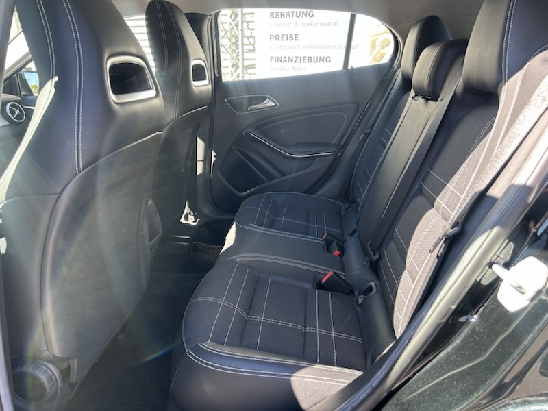 Mercedes-Benz GLA 220 CDI 7G-DCT URBAN AUTOM*KLIMA*SHZG*NAVI*BTH*XENON*PDC