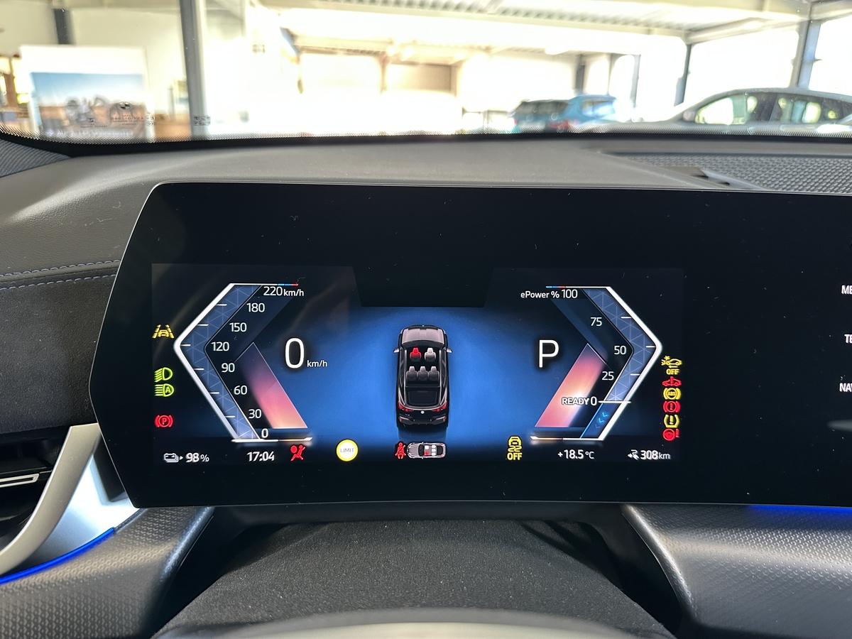 BMW iX2 eDrive20 M Sport AHK Allwettereifen Alcantara Kamera