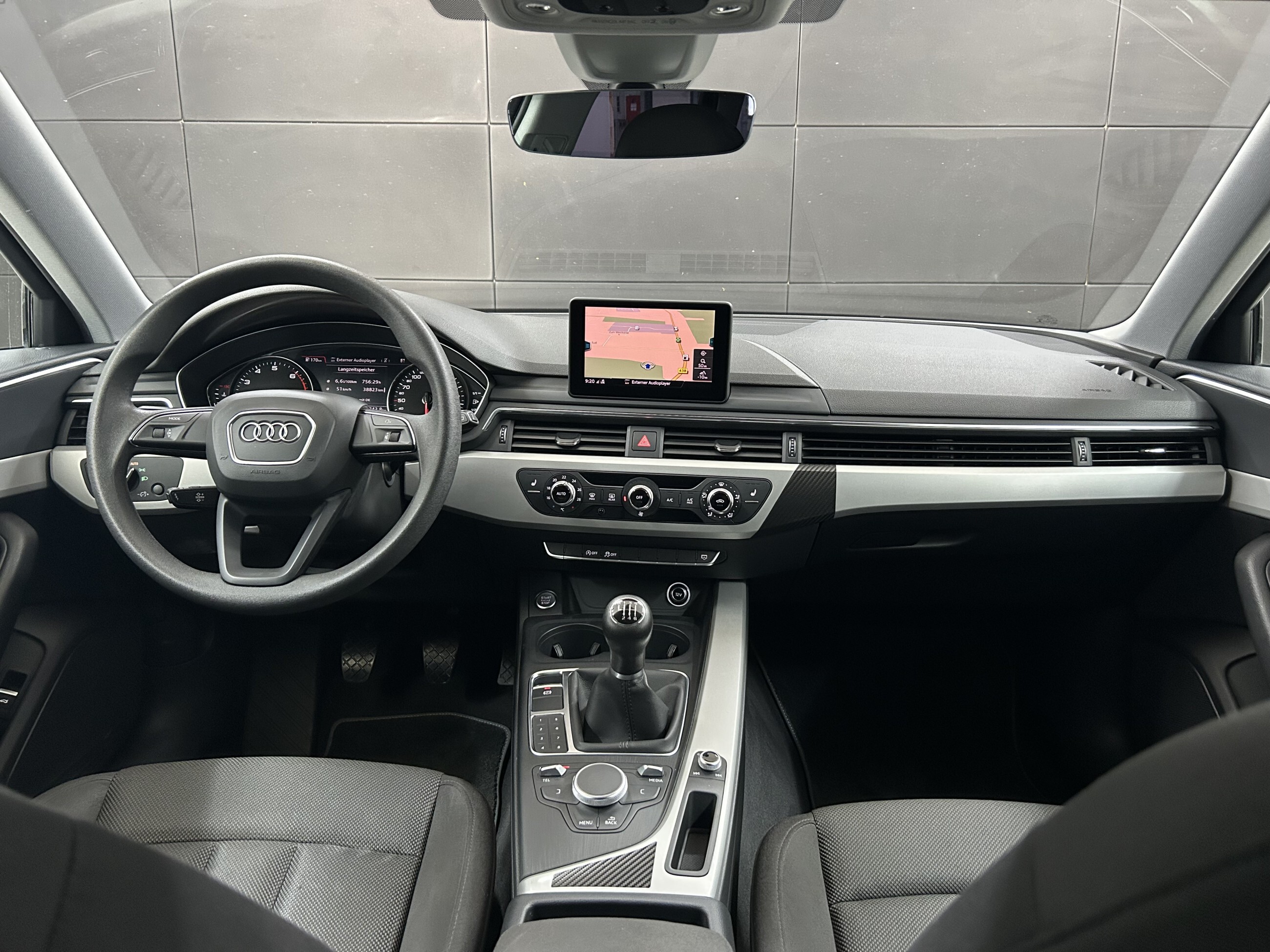 Audi A4 2.0 TFSI Mild Hybrid+AHK+Bi-Xenon+Navi+Temp