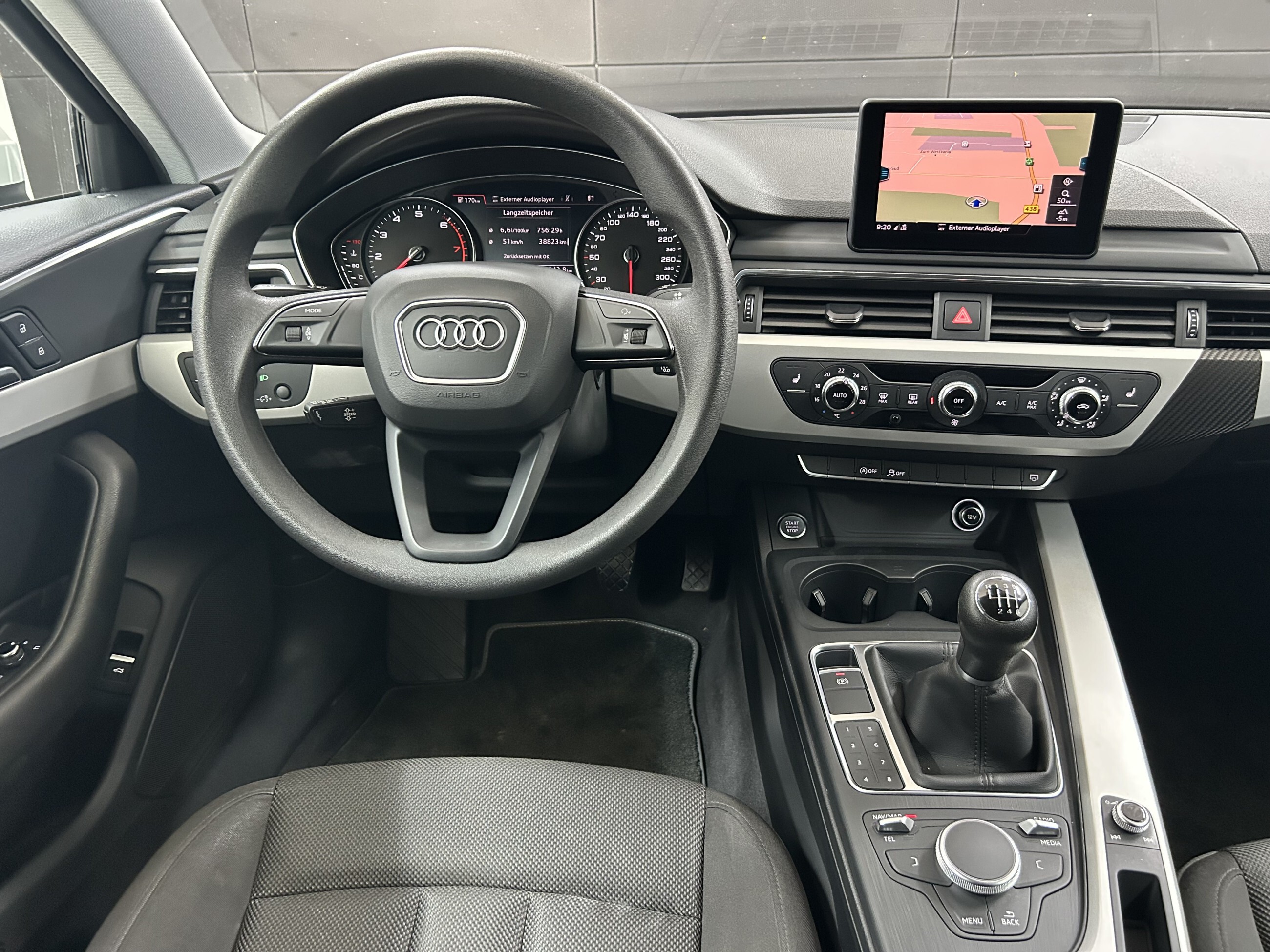 Audi A4 2.0 TFSI Mild Hybrid+AHK+Bi-Xenon+Navi+Temp