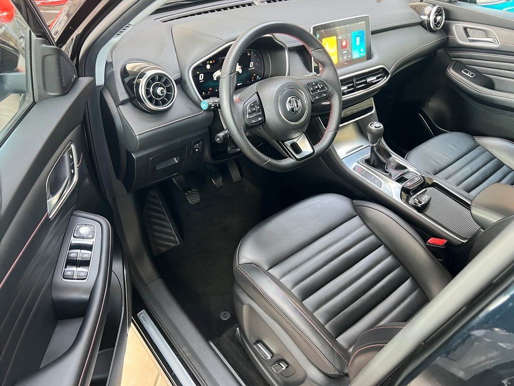 MG HS Luxury*ACC*360°*PANO*SHZ*NAV*CARPLAY*AMBI