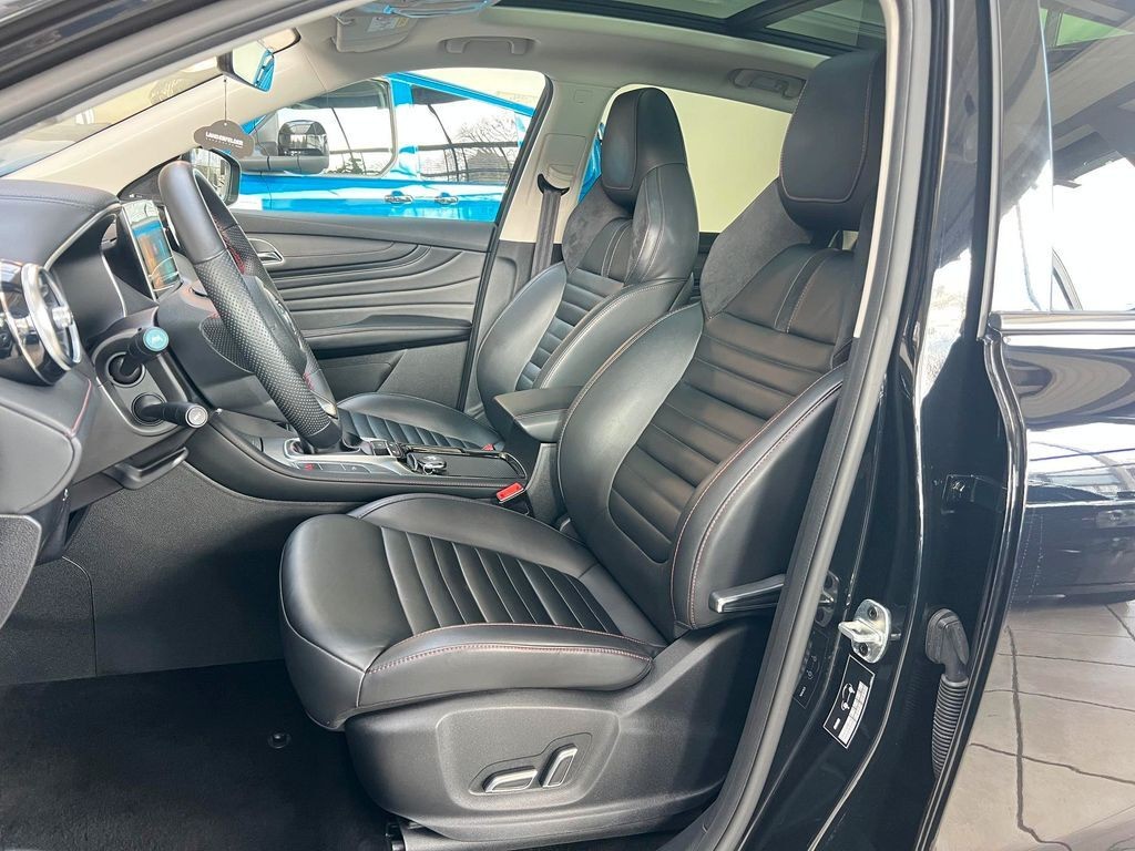 MG HS Luxury*ACC*360°*PANO*SHZ*NAV*CARPLAY*AMBI