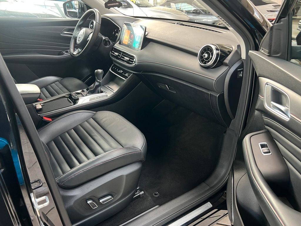 MG HS Luxury*ACC*360°*PANO*SHZ*NAV*CARPLAY*AMBI
