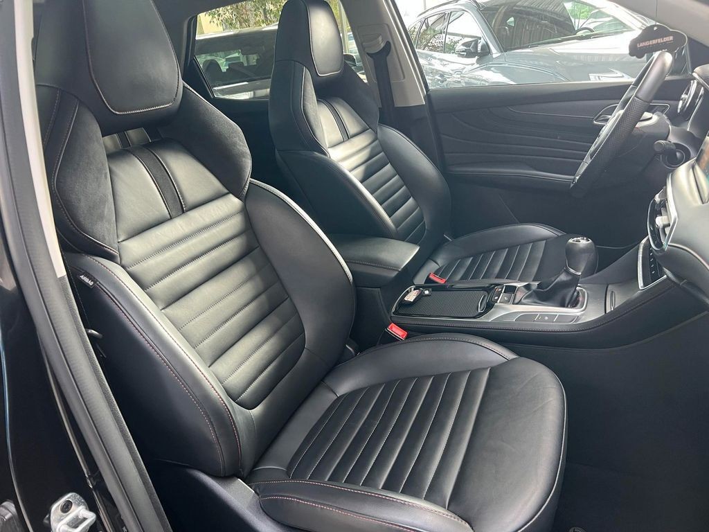 MG HS Luxury*ACC*360°*PANO*SHZ*NAV*CARPLAY*AMBI