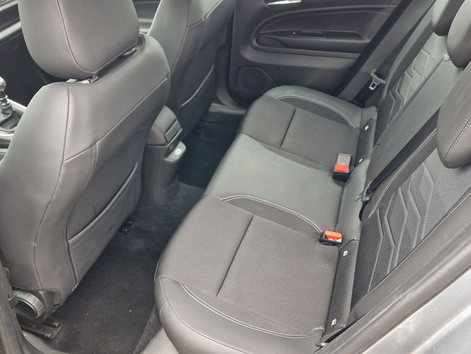 Jeep Avenger 1.2 GSE T3 Altitude LED Navi SHZ ACC Kam