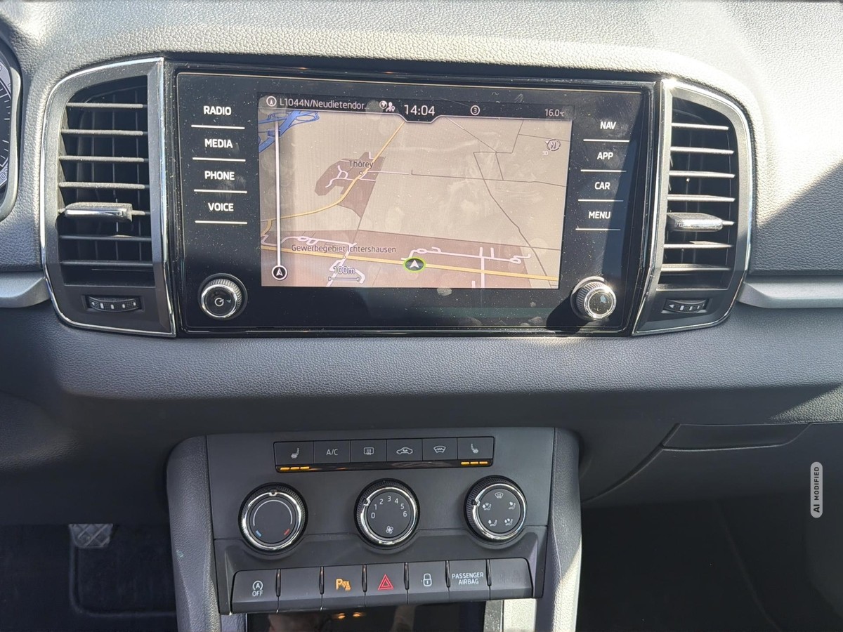 Skoda Karoq 2.0 TDI Ambition 4xSHZ* NAVI* AHZV* Klima