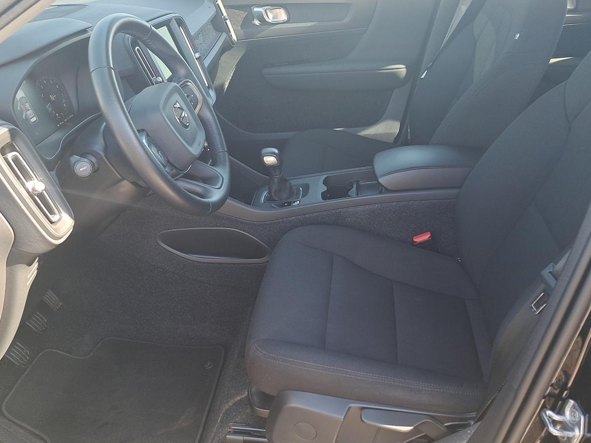 Volvo XC40 Momentum Core*NAVI*SITZ- u. LENKRADHEIZUNG*