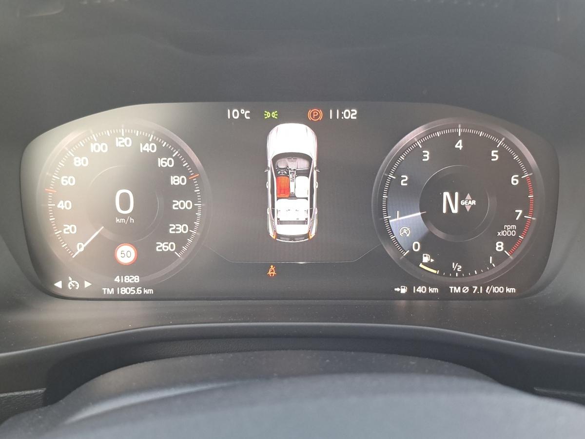 Volvo XC40 Momentum Core*NAVI*SITZ- u. LENKRADHEIZUNG*