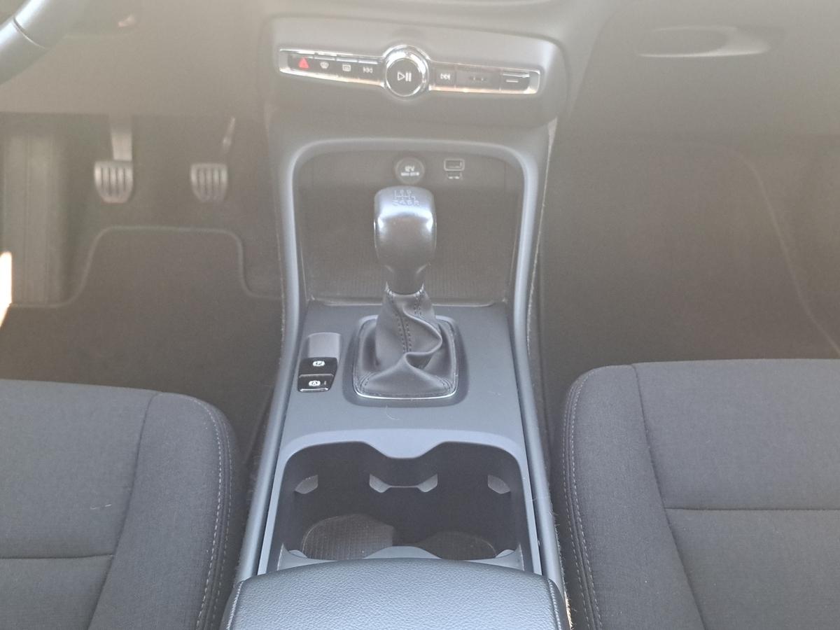 Volvo XC40 Momentum Core*NAVI*SITZ- u. LENKRADHEIZUNG*