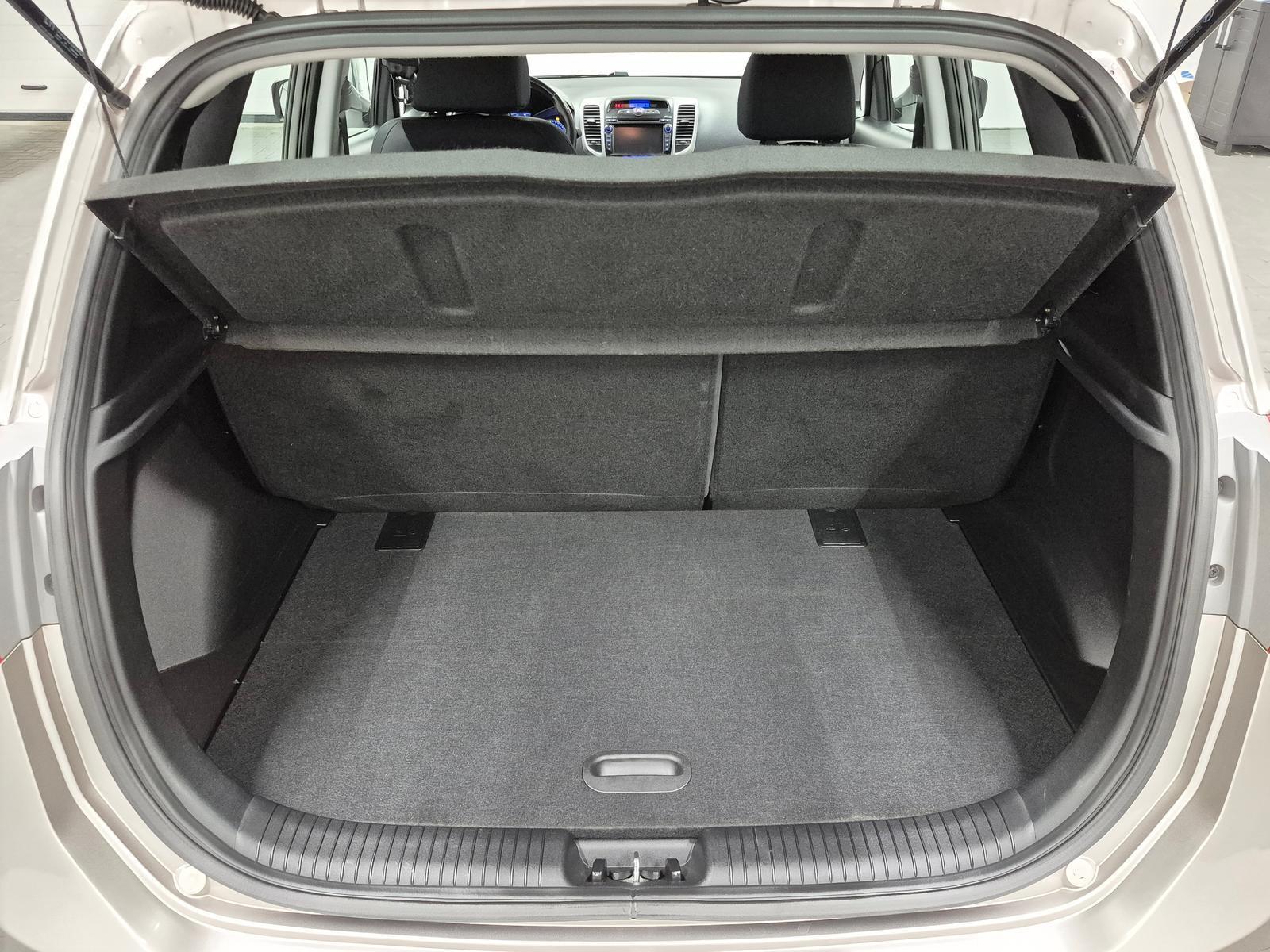 Hyundai ix20 Navi/Klimaaut./SHZ/LHZ/Kam/Tempom./16-LM