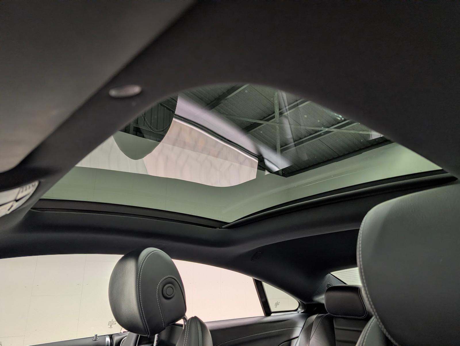 Mercedes-Benz E 400 Coupe 4M AMG-Line Multibeam/Nav/Pano/19-LM