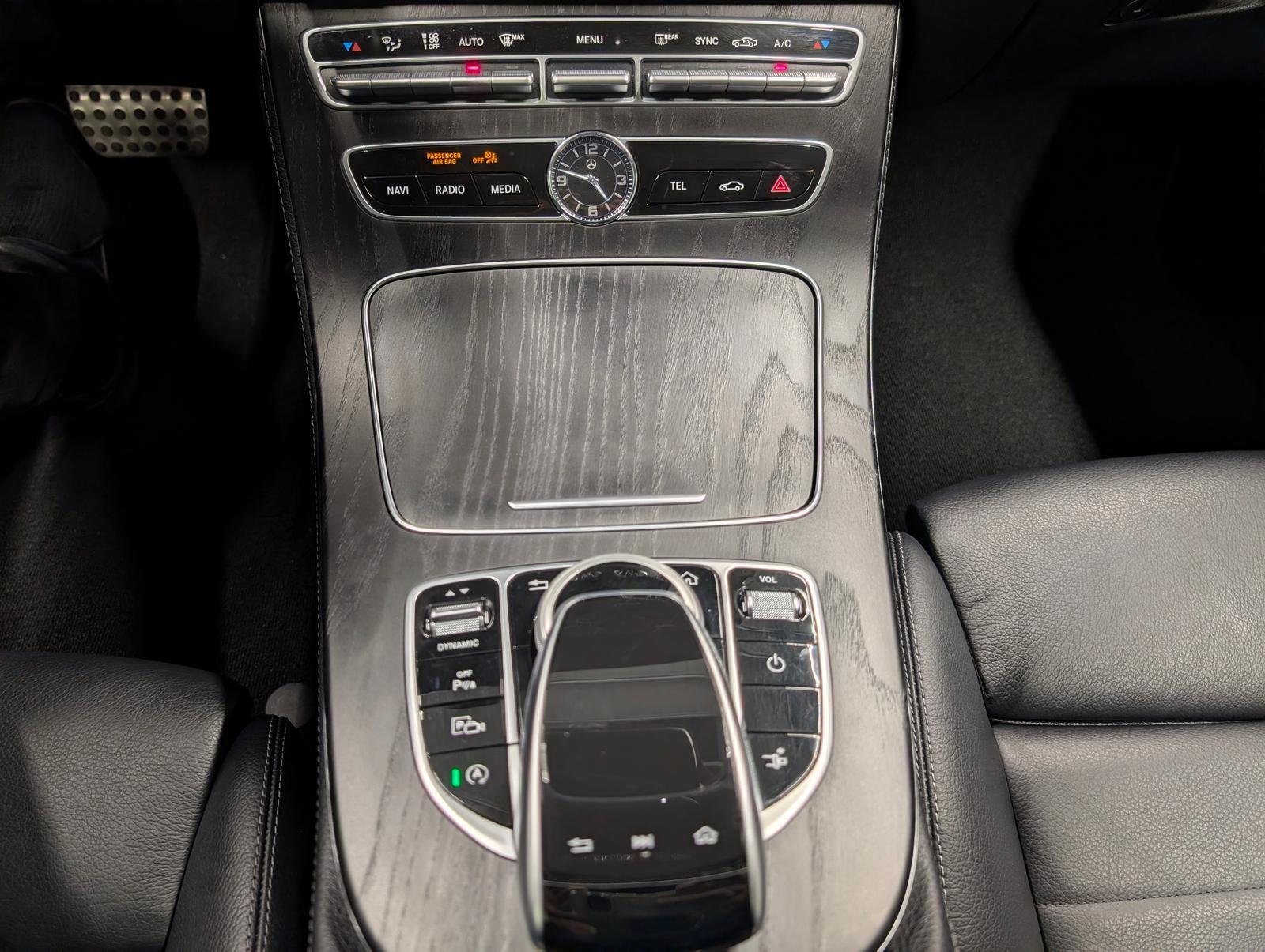 Mercedes-Benz E 400 Coupe 4M AMG-Line Multibeam/Nav/Pano/19-LM