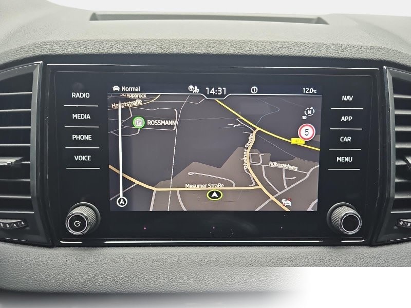 Skoda Karoq 2.0 TDI DSG SPORTLINE 4X4 NAVI LED